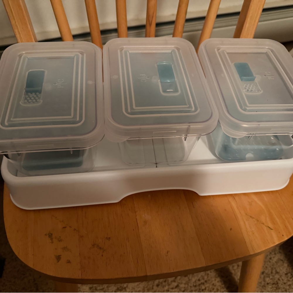 Pampered Chef Store and Serve